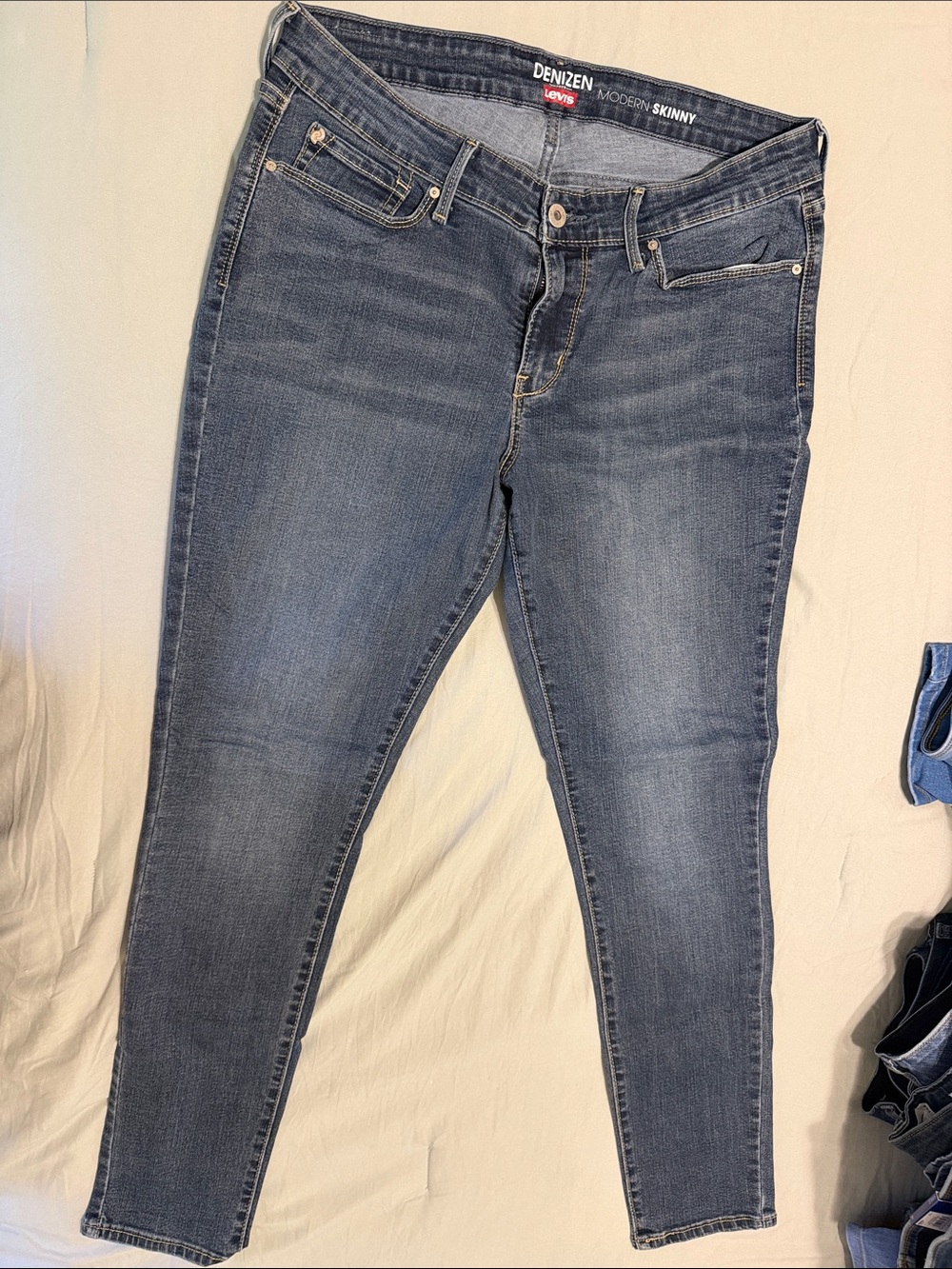 Denizen from Levi's Modern Skinny Jeans in Medium Blue Size 12L W31 L34